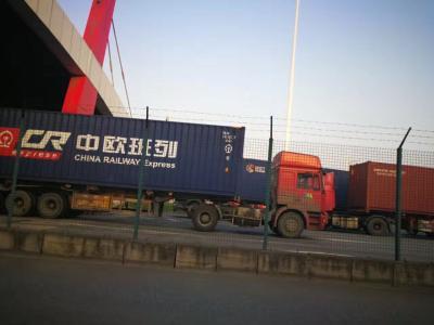 貨物運(yùn)輸與貨運(yùn)代理 現(xiàn)代物流體系的協(xié)同紐帶